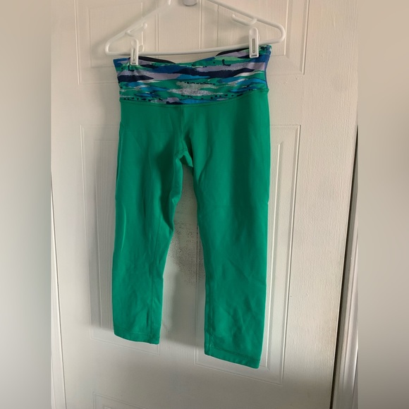 Lululemon Wunder Under Crop III Inkwell / Jungle Size 8 - Picture 5 of 8